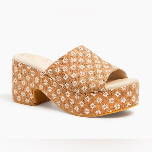 Matisse Shoes - NWOT Matisse Cork Daisy Terry Heels